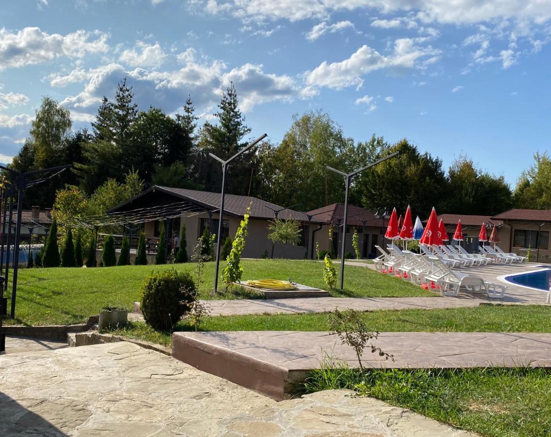 Хотелски Комплекс Саня Aprilzi Exterior foto