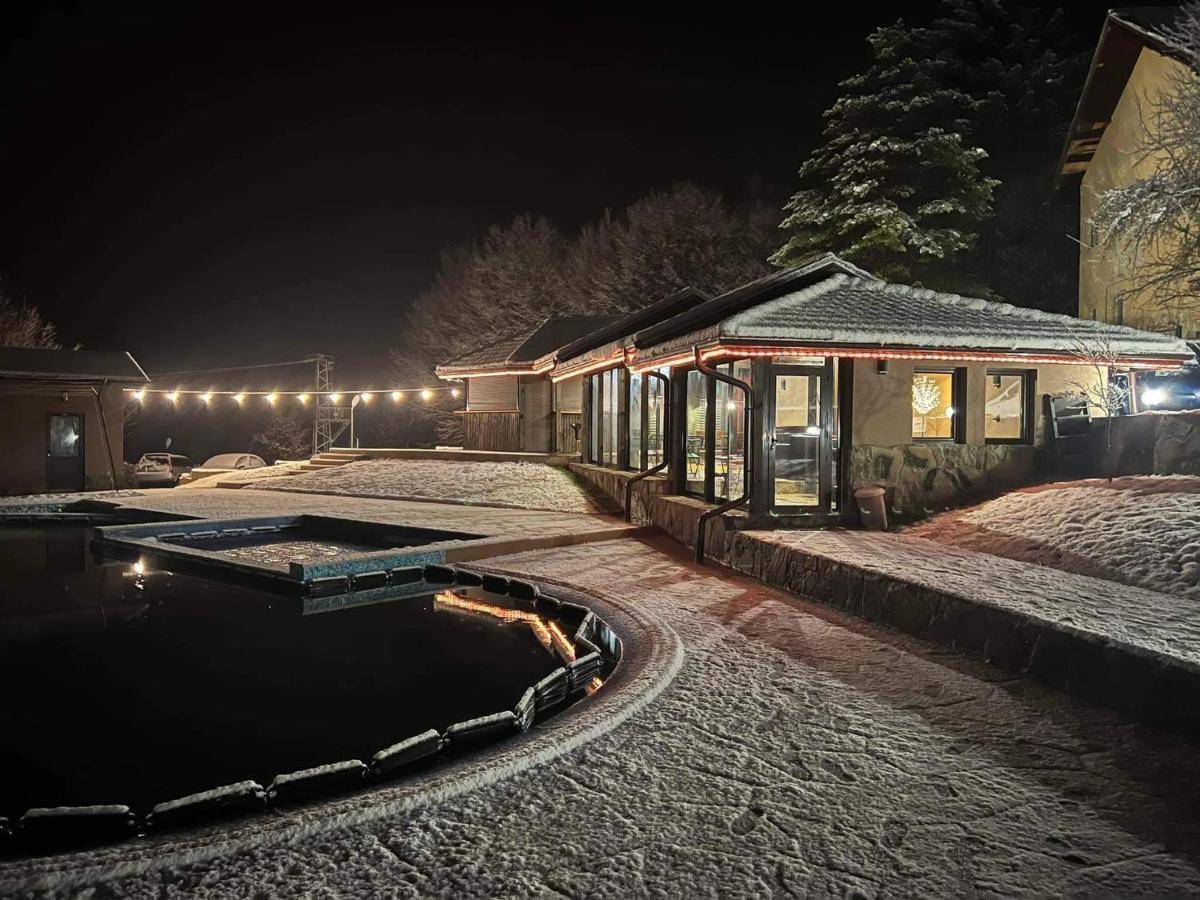 Хотелски Комплекс Саня Aprilzi Exterior foto