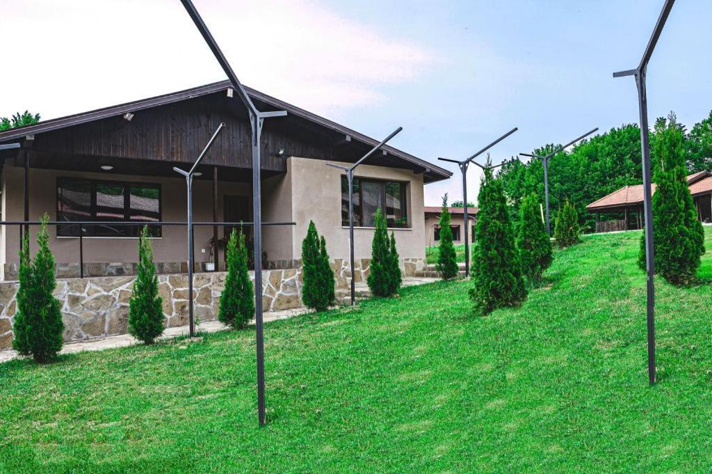 Хотелски Комплекс Саня Aprilzi Exterior foto