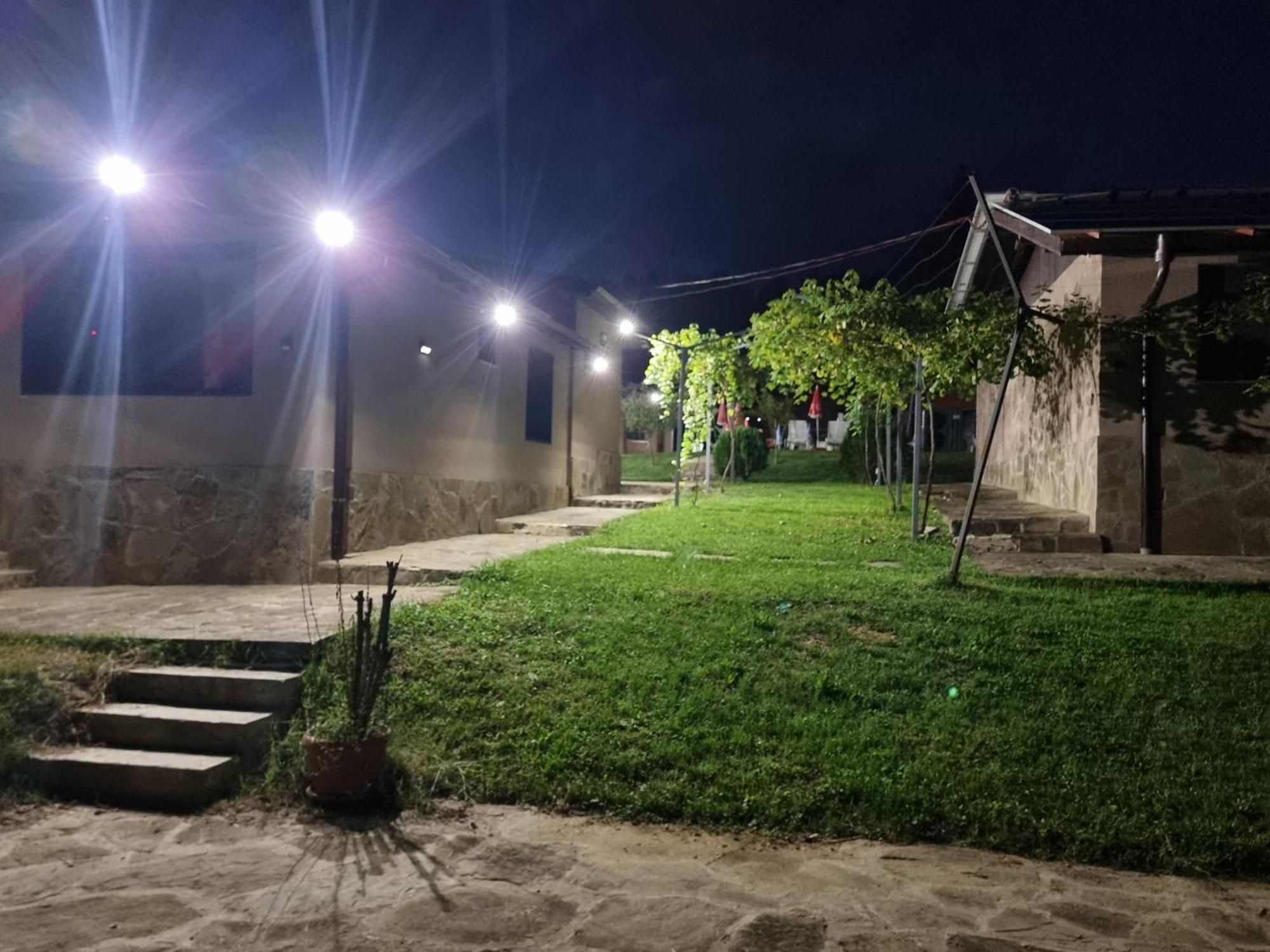 Хотелски Комплекс Саня Aprilzi Exterior foto